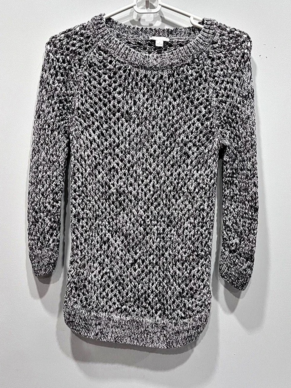 Gap Open-Knit Sweater in Gray & Black Size Small